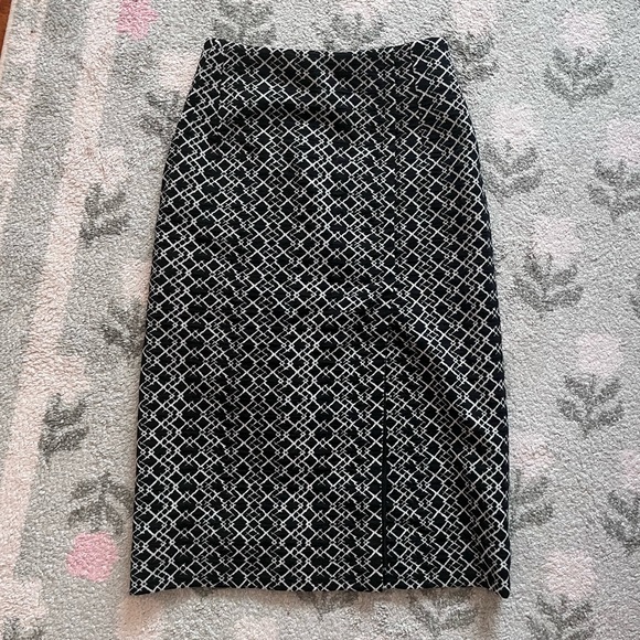 Ewanika Dresses & Skirts - Black and White Geometric Pencil Skirt